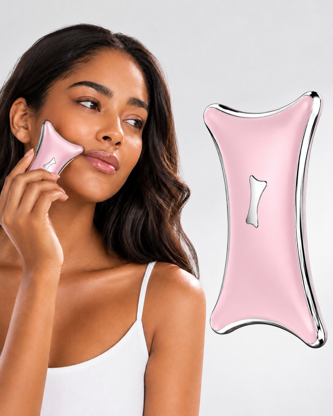 Gua Sha électrique Astrelya rose en routine beauté avec modèle antillaise